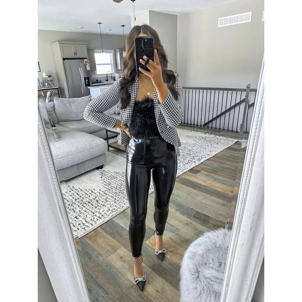COMMANDO Control Top Faux Patent Leather Leggings in Black Size Small